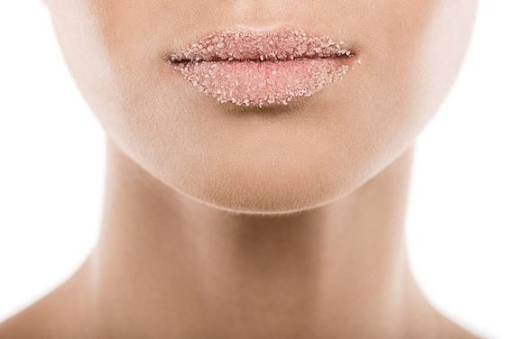 lipstik di bibir