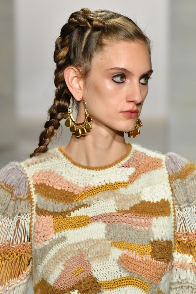 Model Rambut Kepang Whip Braid Tren Gaya Rambut 2021 Model Rambut Kepang Whip Braid Tren Gaya Rambut 2021