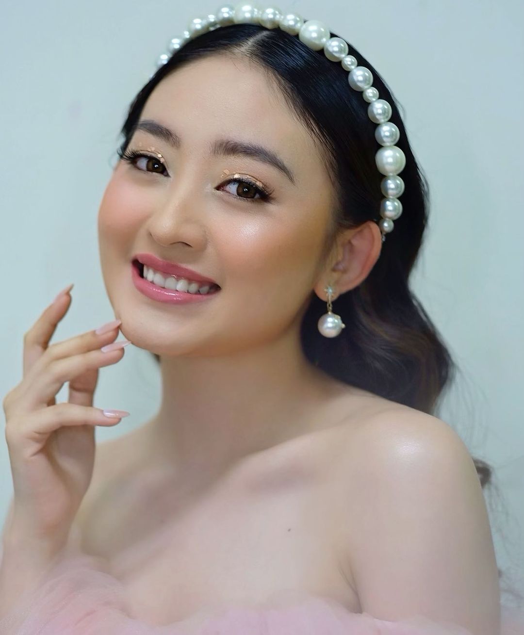 inspirasi makeup natal natasha wilona