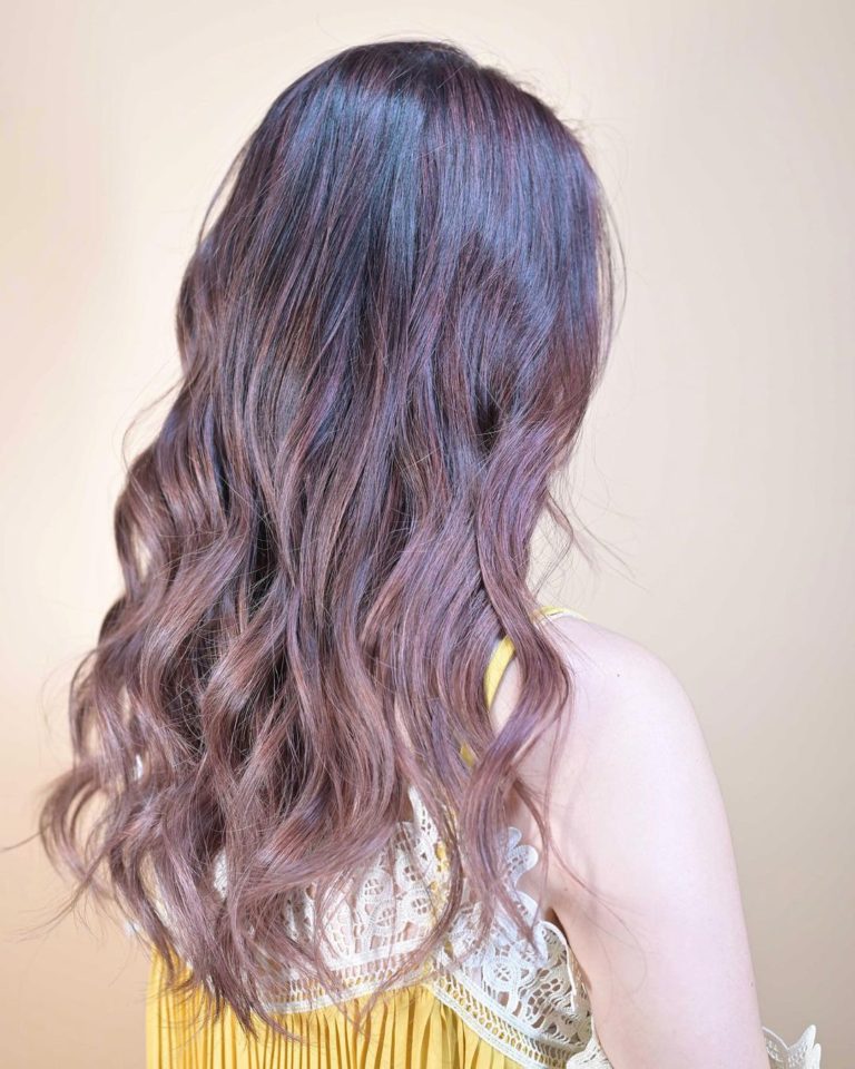 Inspirasi 10 Warna Rambut Balayage untuk Penampilan Baru di 2021